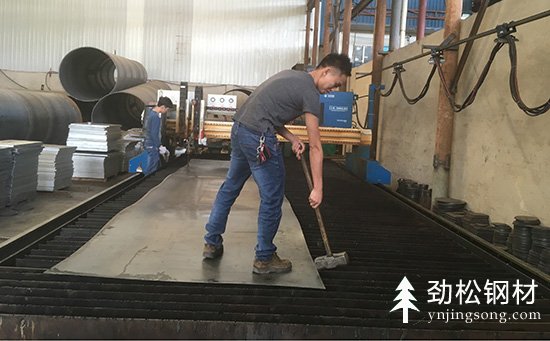 等離子數(shù)控切割鋼板方法